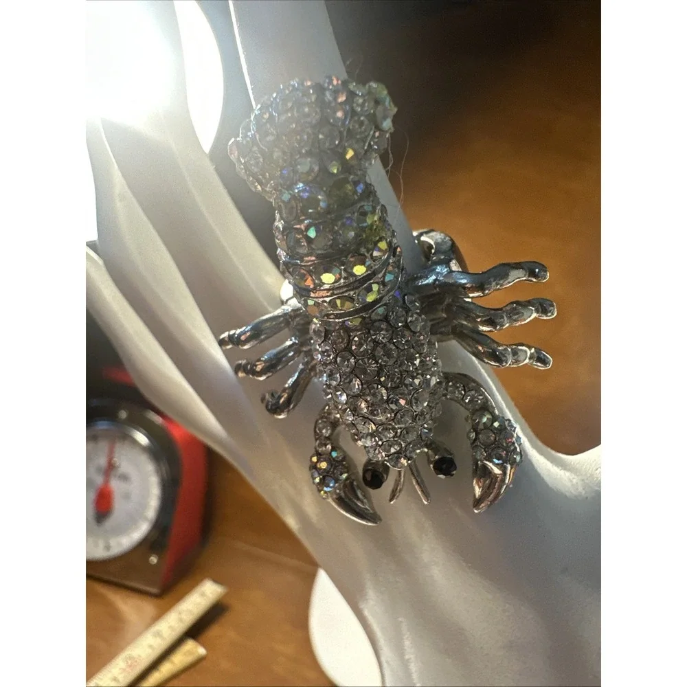Rhinestone Swing Tail Lobster Ring Silvertown Stretch Size 8